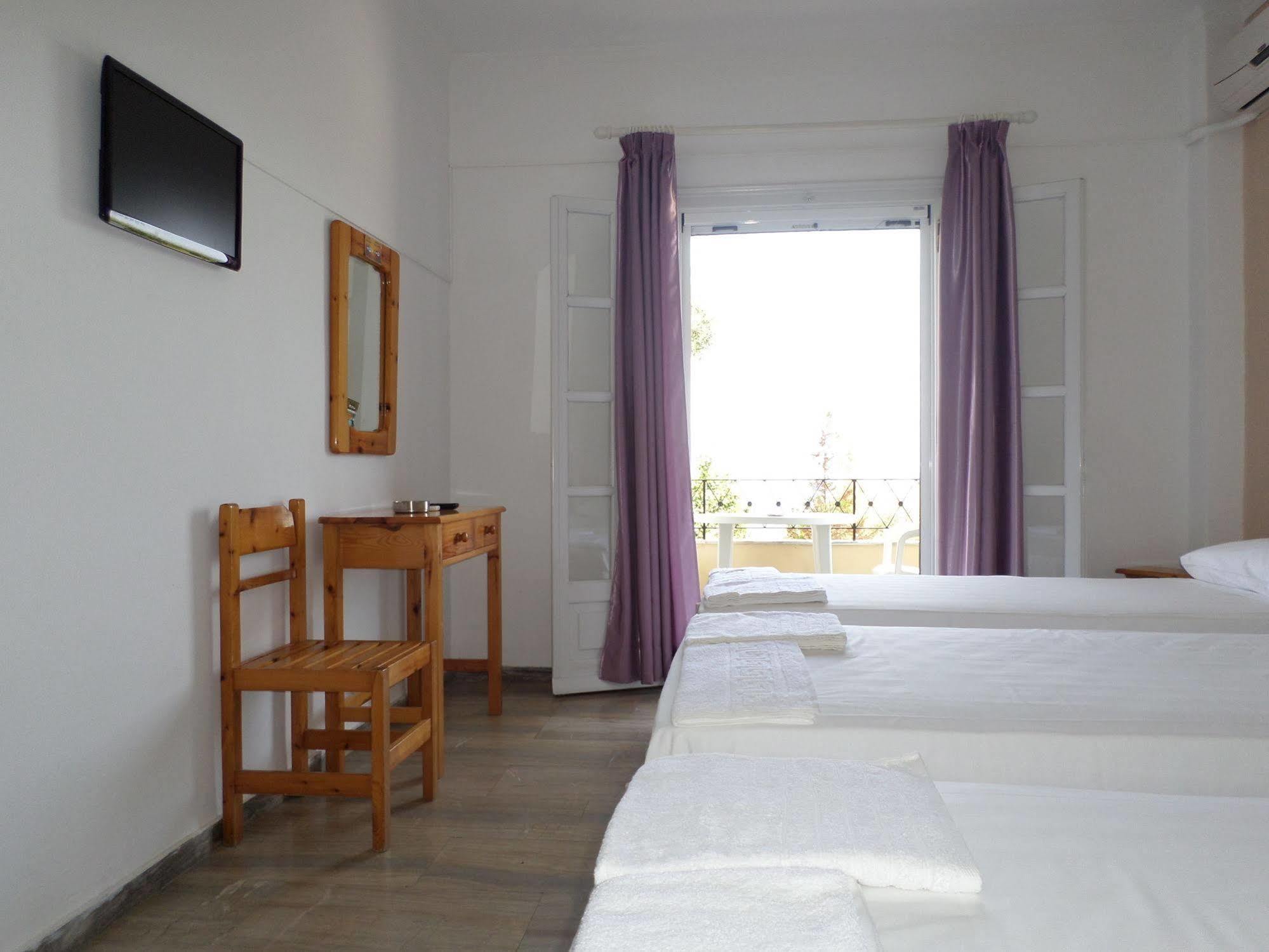 Rising Sun Apartments & Studios เวนิทเซส ภายนอก รูปภาพ
