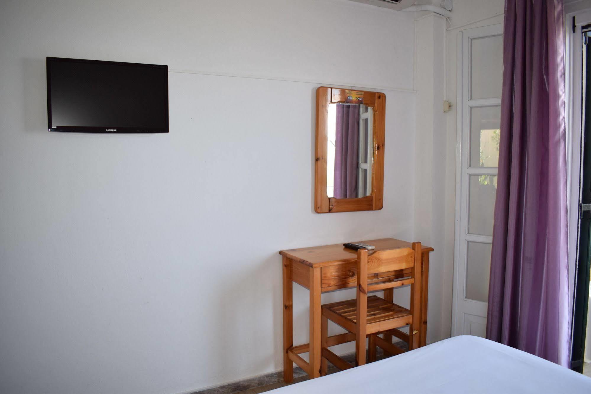 Rising Sun Apartments & Studios เวนิทเซส ภายนอก รูปภาพ